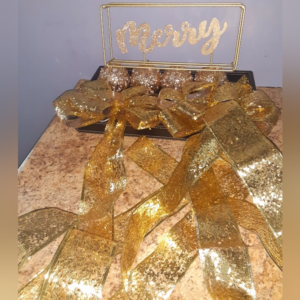 Gold Christmas Decoration Seven Piece Bundle
